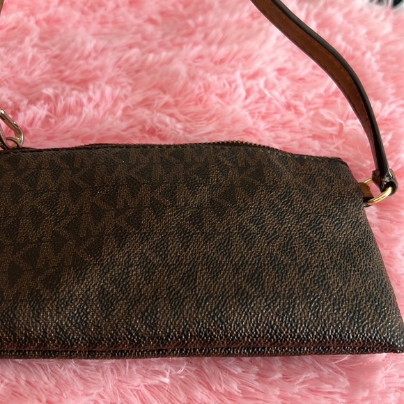 Michael kors Wristlet  Brown with Mk monogram - Picture 6 of 10